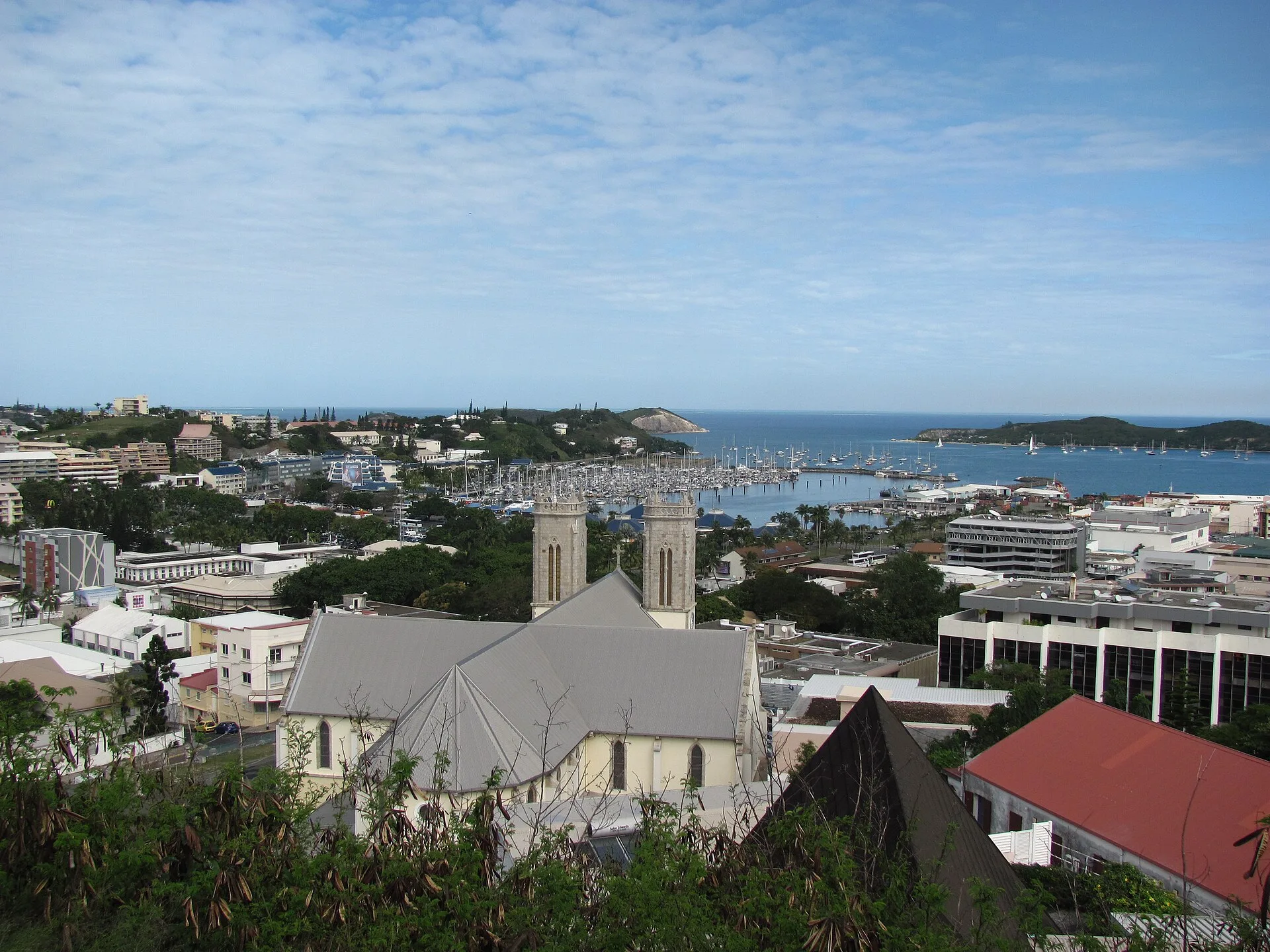 Aller de l'aéroport à Nouméa : navette ou taxi