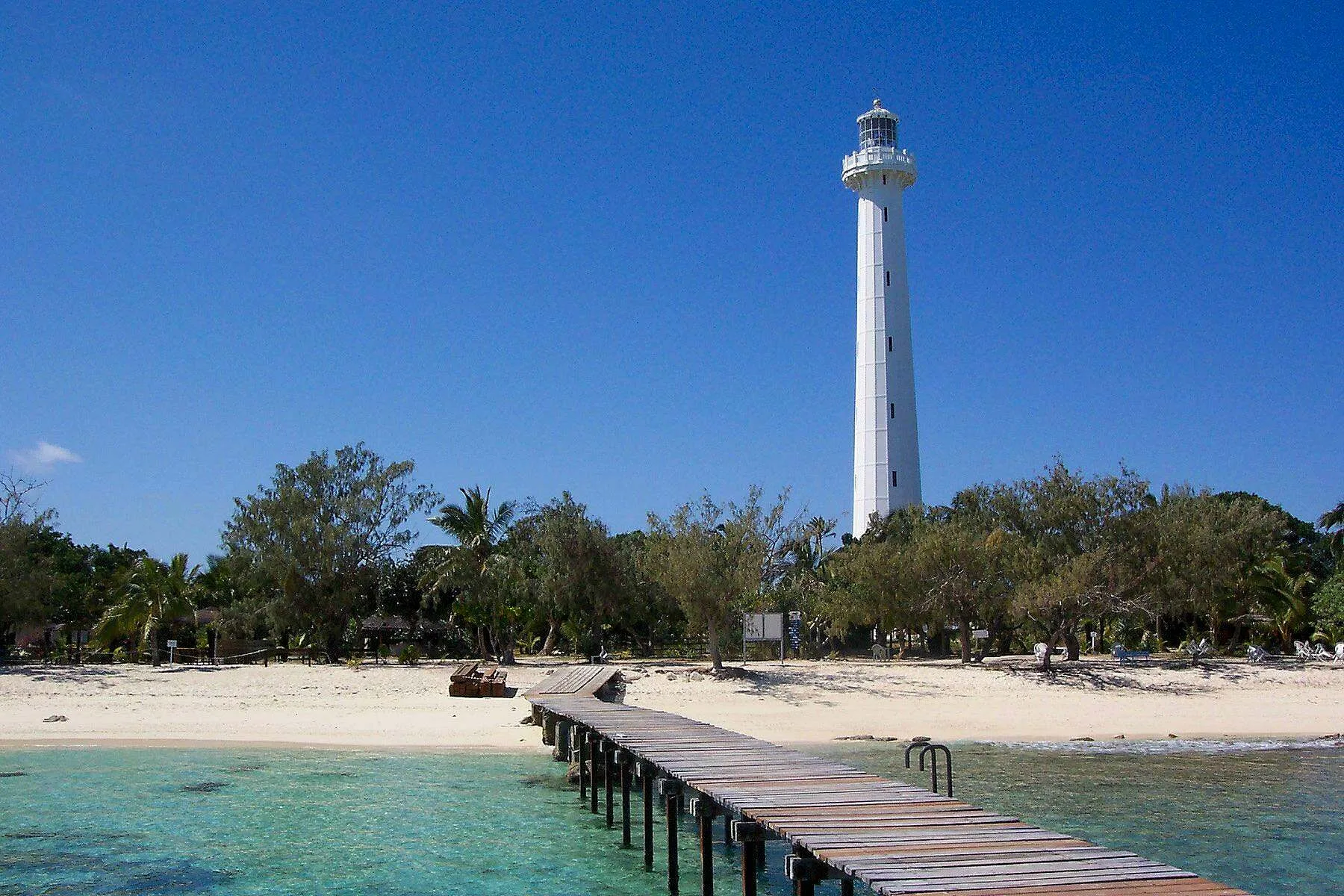 Le phare Amédée et le lagon au large de Nouméa, en Nouvelle-Calédonie